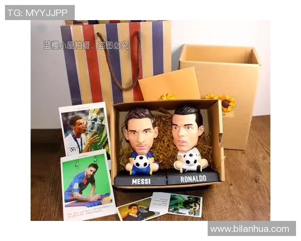 全套球星足球手办收藏系列完美呈现 足球迷必备精美模型展示