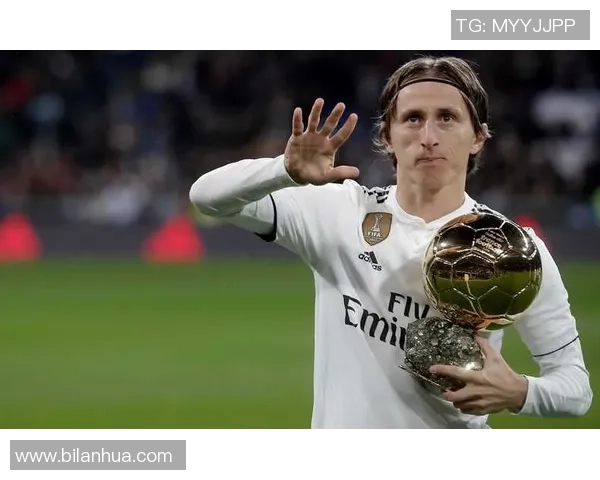 全球足球中锋球星排名前十强盘点 力压群雄的顶级射手之选