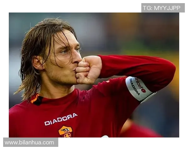 全球足球超级巨星汇聚一堂 探寻顶级球员的辉煌历程与未来趋势