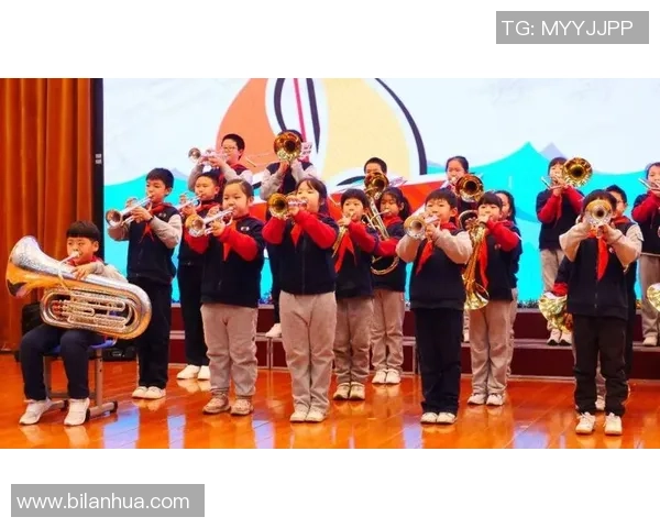 足球巨星齐聚贺新春温情广告传递团圆喜悦共迎美好一年